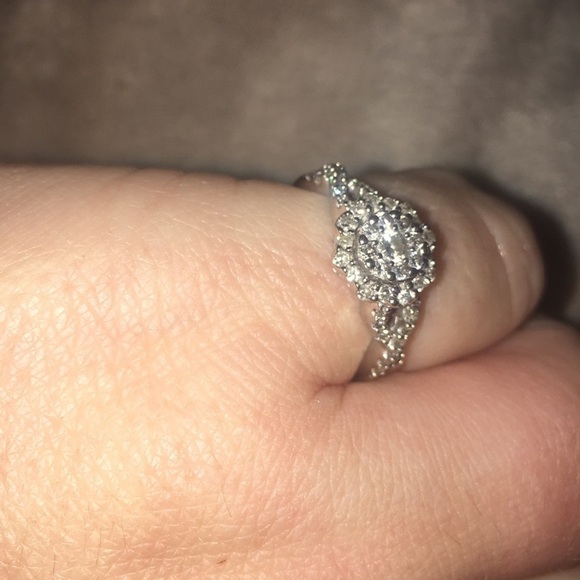 🎉HP 🎉Diamond Cluster 1.125 in genuine diamonds - Picture 7 of 8